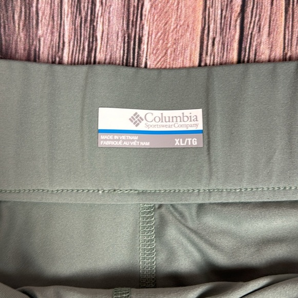 Columbia Athletic Skort- Size XL - Picture 2 of 8